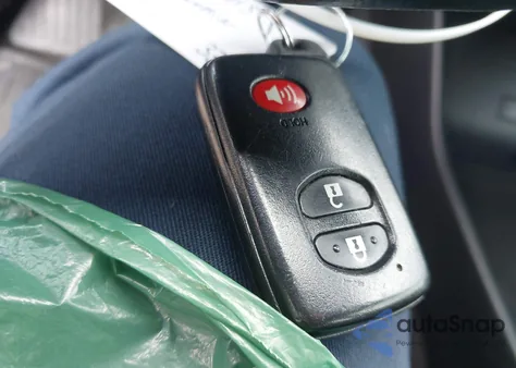 2013 Toyota Prius Persona из США, поврежденный, VIN JTDKN3DU8D5577313